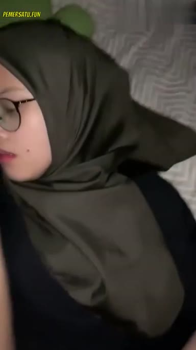 Pacar Hijab Nikmati Goyanganku